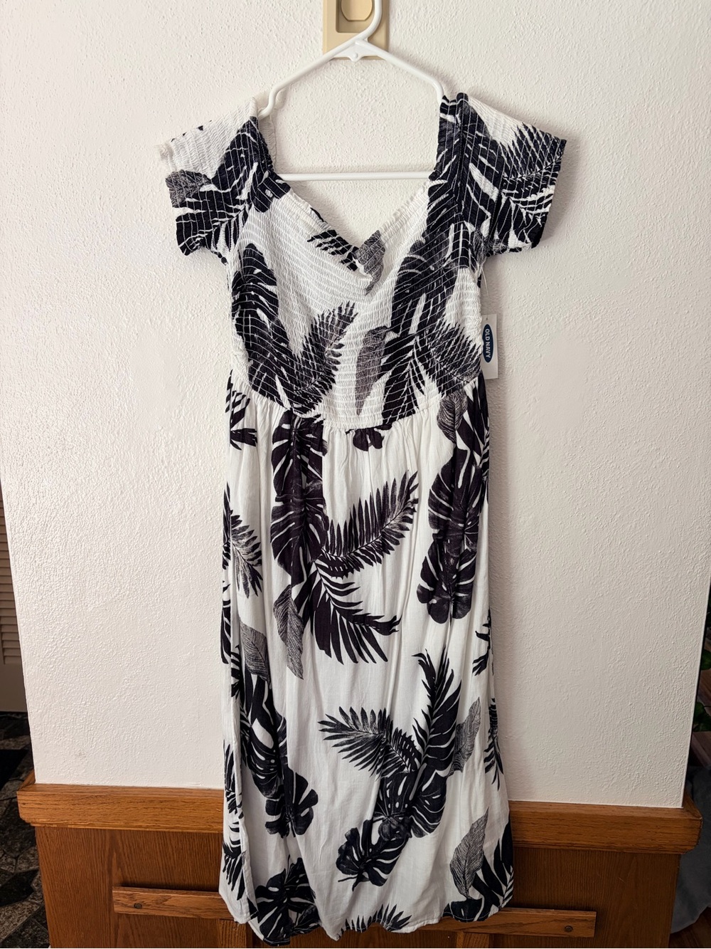 Black & White Tropical Print Smocked Midi Dress